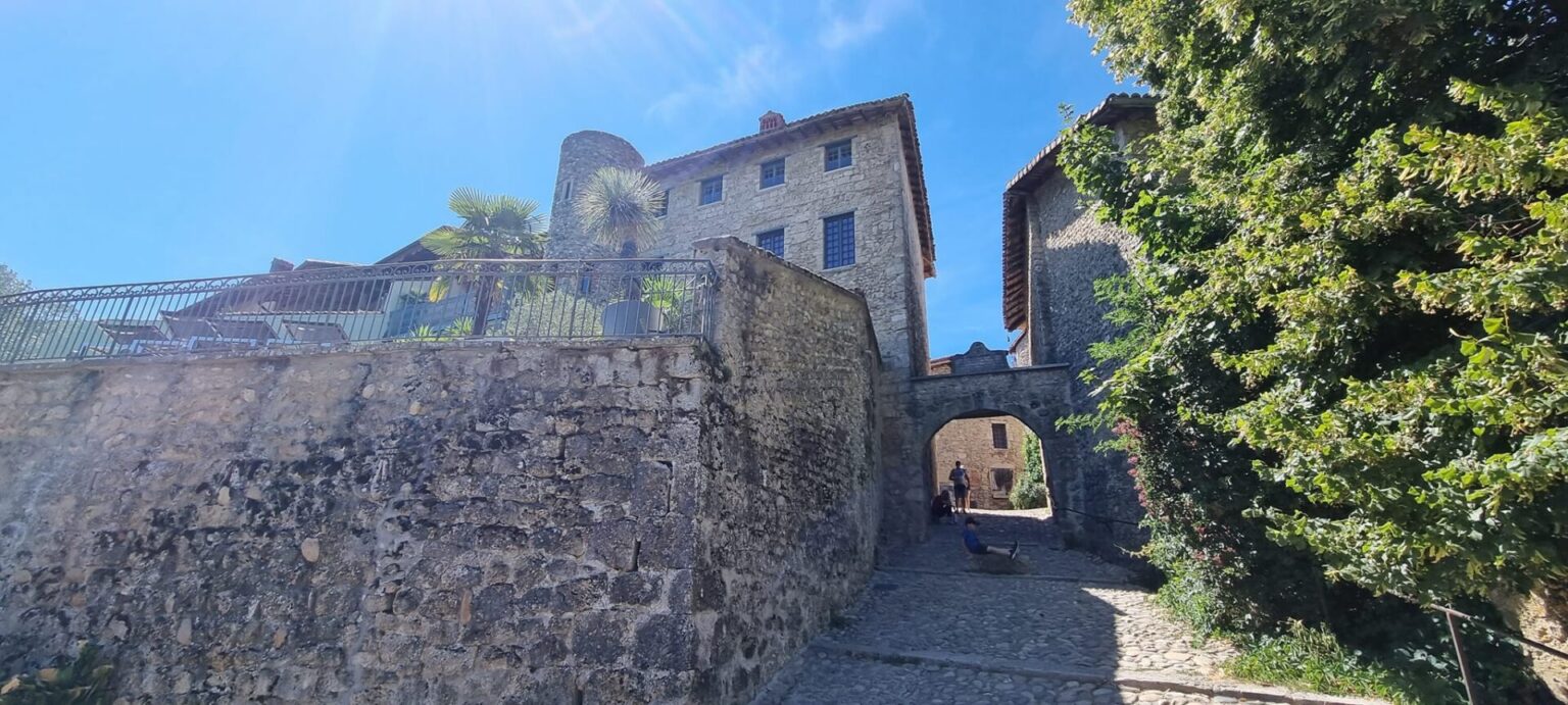 N°1 Guía Pérouges - Guías Francia