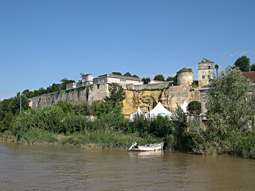 Guía Turístico Bourg Sur Gironde