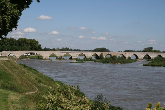 Guía Turístico Beaugency